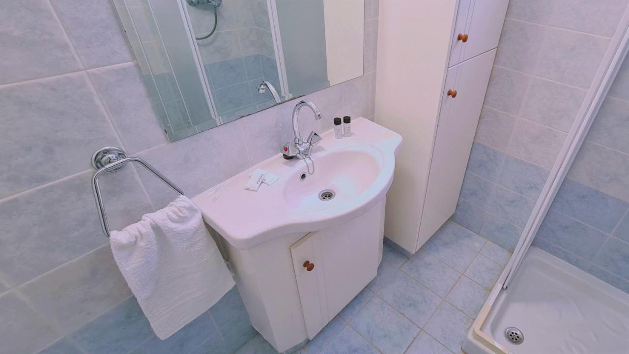 Stay Camelia Apartment Larnaca Exteriör bild